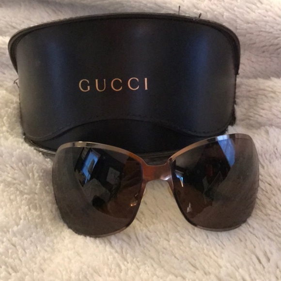 Gucci Accessories - GUCCI Brown Curved Buckle Detail Sunglasses